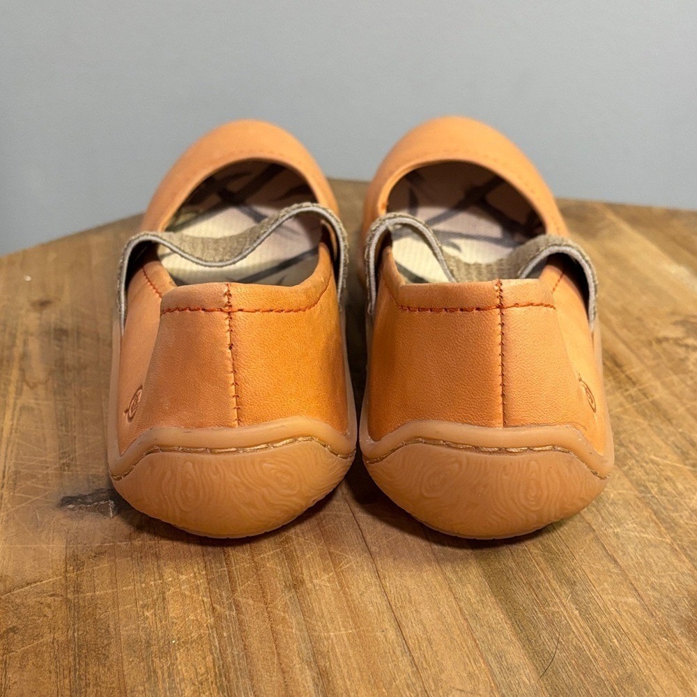 Born Womens Peach Leather Mary Jane Elastic Strap Flats B90608 Size 7.5 EU 38.5 - Picture 4 of 6